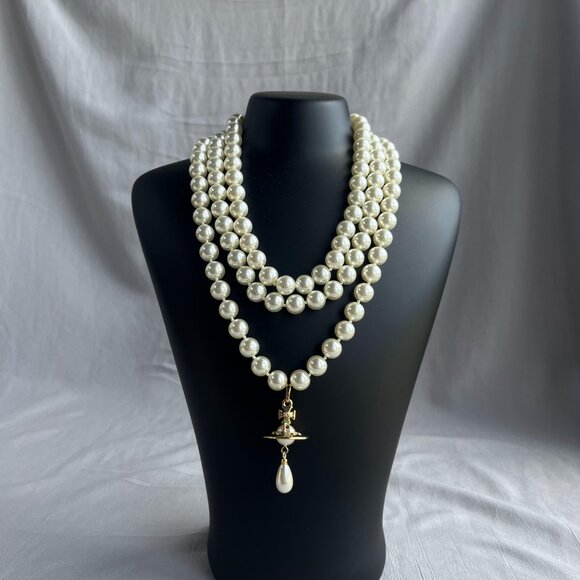 Brand new Vivienne Westwood Three Row Pearl Bas Relief Choker in Gold